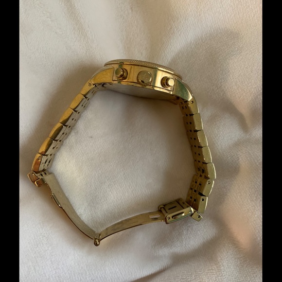 Gold Michael Kors watch - Picture 5 of 5
